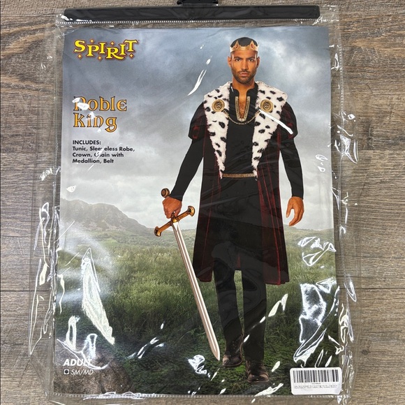 👑 Noble King Costume – Medieval Royal – Spirit Halloween – Adult SM/MD 👑 - Picture 10 of 11